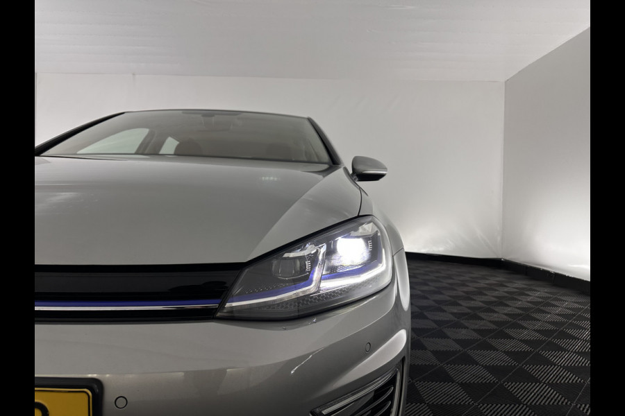 Volkswagen e-Golf {SOH-91%} (INCL-BTW) Aut. *HEATPUMP | ADAPTIVE-CRUISE | DIGI-COCKPIT | FULL-LED | NAVI-FULLMAP | COMFORTSEATS | ECC | PARKPILOT | CCS-FASTLOADER | 16''ALU*