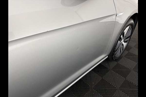 Volkswagen e-Golf {SOH-91%} (INCL-BTW) Aut. *HEATPUMP | ADAPTIVE-CRUISE | DIGI-COCKPIT | FULL-LED | NAVI-FULLMAP | COMFORTSEATS | ECC | PARKPILOT | CCS-FASTLOADER | 16''ALU*