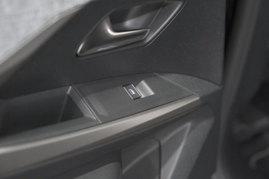 Peugeot 3008 1.2 Hybrid 145 GT | Pack Winter | Camera | Adaptieve Cruise Control | Elektrische Kofferklep