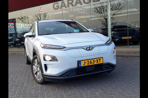 Hyundai Kona EV Fashion 64 kWh | SOH: 96,4% | 3 Fase | Warmtepomp | HUD | Navi | Adaptive CC | Blindspot |
