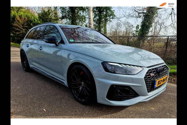 Audi A4 Avant 2.9 TFSI RS 4 quattro panodak . Head up