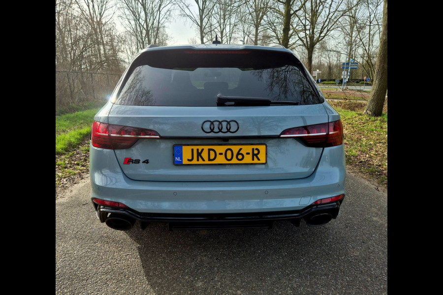 Audi A4 Avant 2.9 TFSI RS 4 quattro panodak . Head up