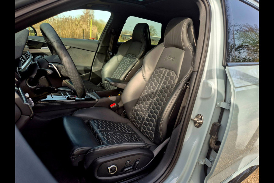 Audi A4 Avant 2.9 TFSI RS 4 quattro panodak . Head up