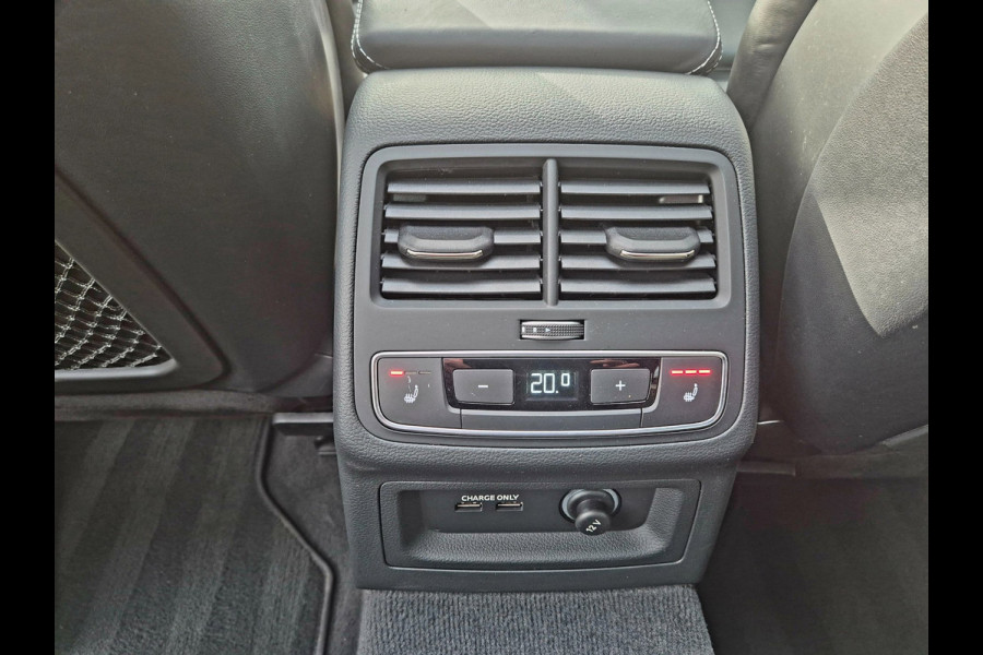 Audi A4 Avant 2.9 TFSI RS 4 quattro panodak . Head up