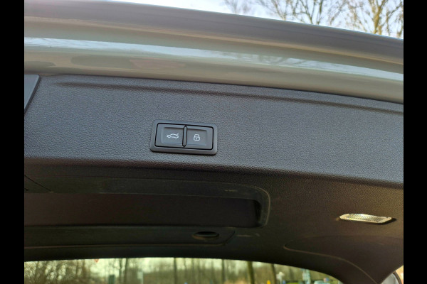 Audi A4 Avant 2.9 TFSI RS 4 quattro panodak . Head up