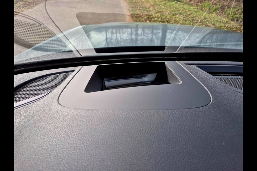 Audi A4 Avant 2.9 TFSI RS 4 quattro panodak . Head up