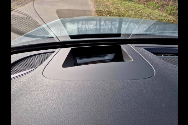 Audi A4 Avant 2.9 TFSI RS 4 quattro panodak . Head up