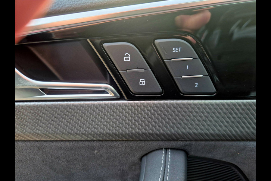 Audi A4 Avant 2.9 TFSI RS 4 quattro panodak . Head up