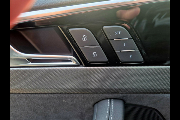 Audi A4 Avant 2.9 TFSI RS 4 quattro panodak . Head up