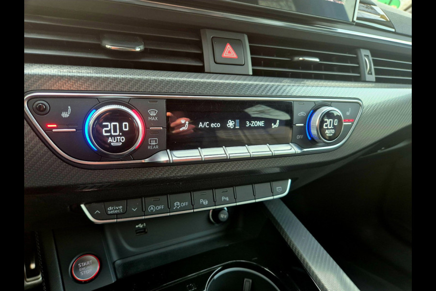 Audi A4 Avant 2.9 TFSI RS 4 quattro panodak . Head up