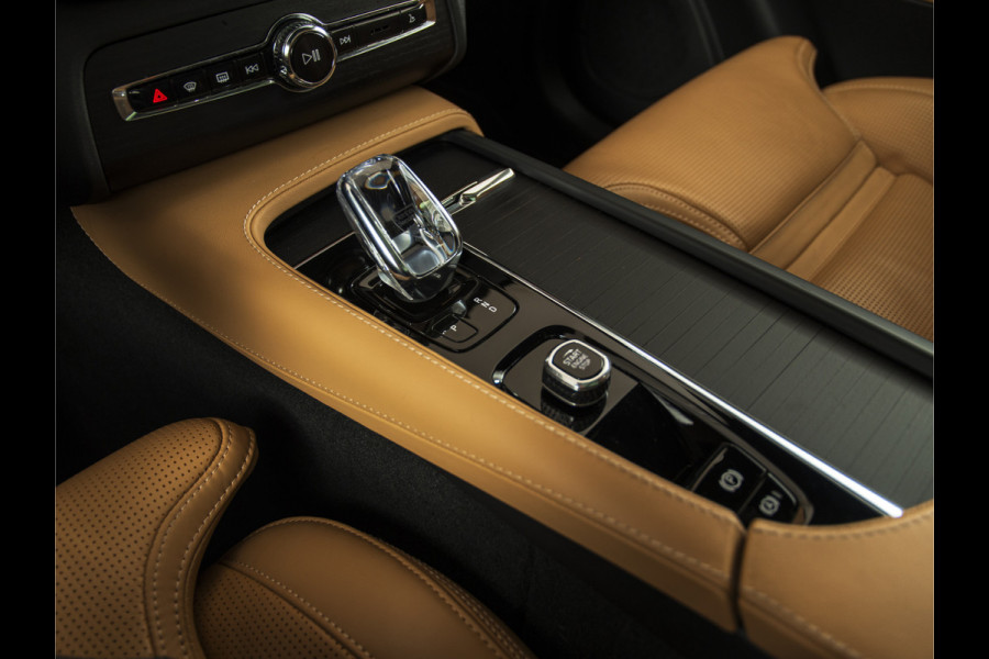 Volvo XC90 2.0 T8 Recharge B/W | LUCHTVERING | HUD | MASSAGE | PANO
