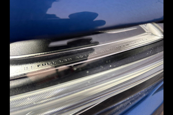 Volvo S60 2.0 Recharge T8 AWD R-Design | Panorama | Leder | LED | Trekhaak | Full Options! |