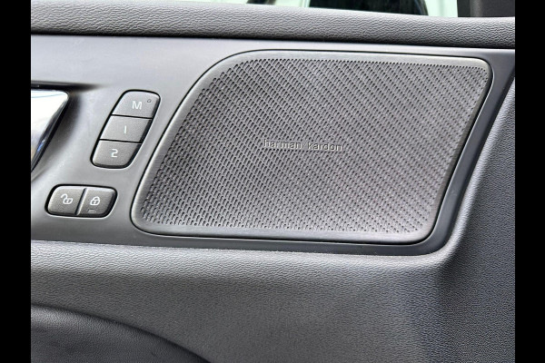 Volvo S60 2.0 Recharge T8 AWD R-Design | Panorama | Leder | LED | Trekhaak | Full Options! |