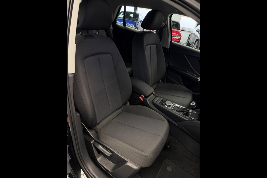 Audi Q2 35 TFSI Pro Line Camera CarPlay