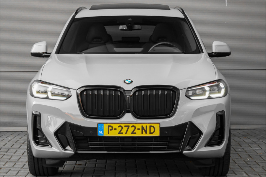 BMW X3 xDrive20i Business Edition+ M-Sport M-Stoelen Pano Laser 21"