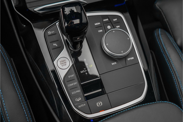 BMW X3 xDrive20i Business Edition+ M-Sport M-Stoelen Pano Laser 21"