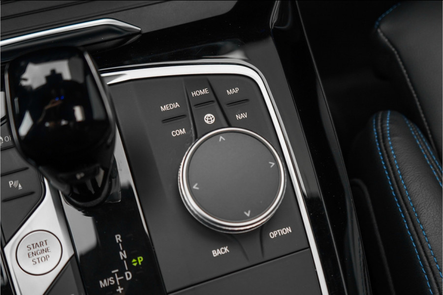 BMW X3 xDrive20i Business Edition+ M-Sport M-Stoelen Pano Laser 21"