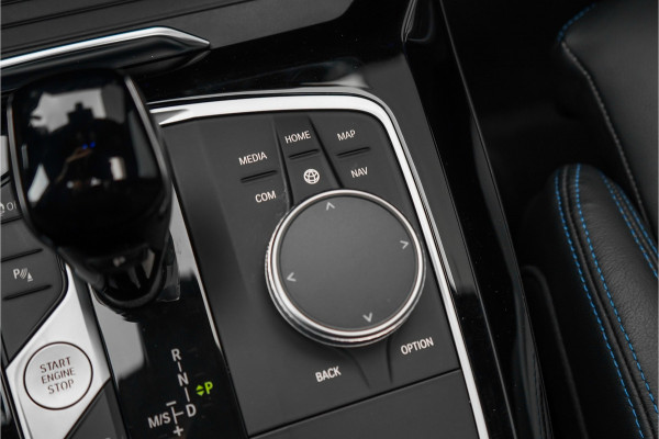 BMW X3 xDrive20i Business Edition+ M-Sport M-Stoelen Pano Laser 21"