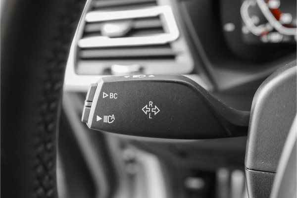 BMW X3 xDrive20i Business Edition+ M-Sport M-Stoelen Pano Laser 21"