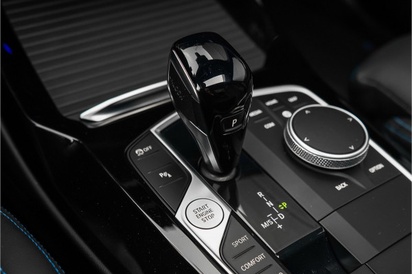 BMW X3 xDrive20i Business Edition+ M-Sport M-Stoelen Pano Laser 21"