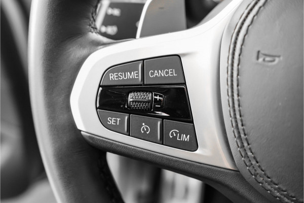 BMW X3 xDrive20i Business Edition+ M-Sport M-Stoelen Pano Laser 21"