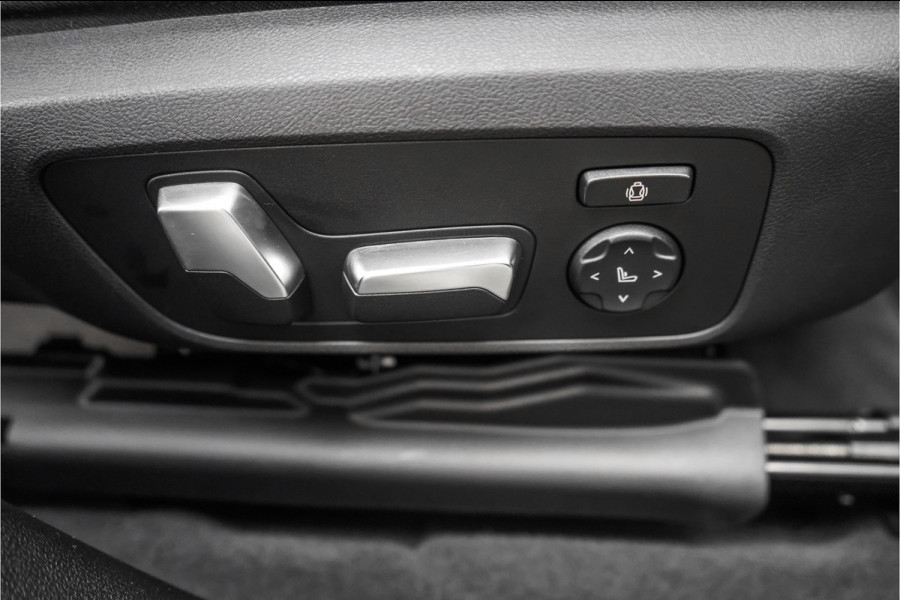 BMW X3 xDrive20i Business Edition+ M-Sport M-Stoelen Pano Laser 21"