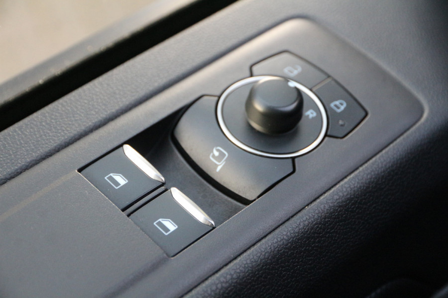 Ford Transit Custom 2.0 TDCI 136 | Aut. | L2H1 | Trekhaak | Stuurwiel verwarming | Clima..