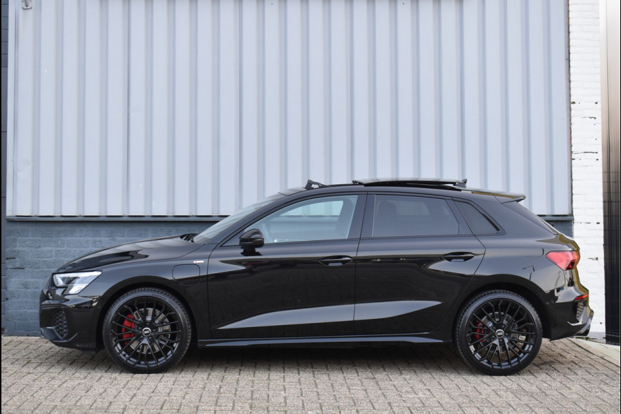 Audi A3 Sportback 45 TFSI e S-Line 245 Pk Pano RS-Stoel Camera RS3 Sfeer 19 Inch
