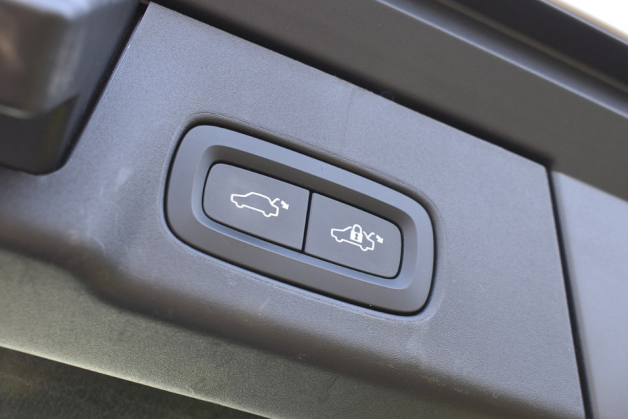 Volvo V90 Cross Country T5 250PK AWD Automaat Pro | Carplay | Panodak | BLIS | 360 Camera | ACC | Keyless | 20'' |