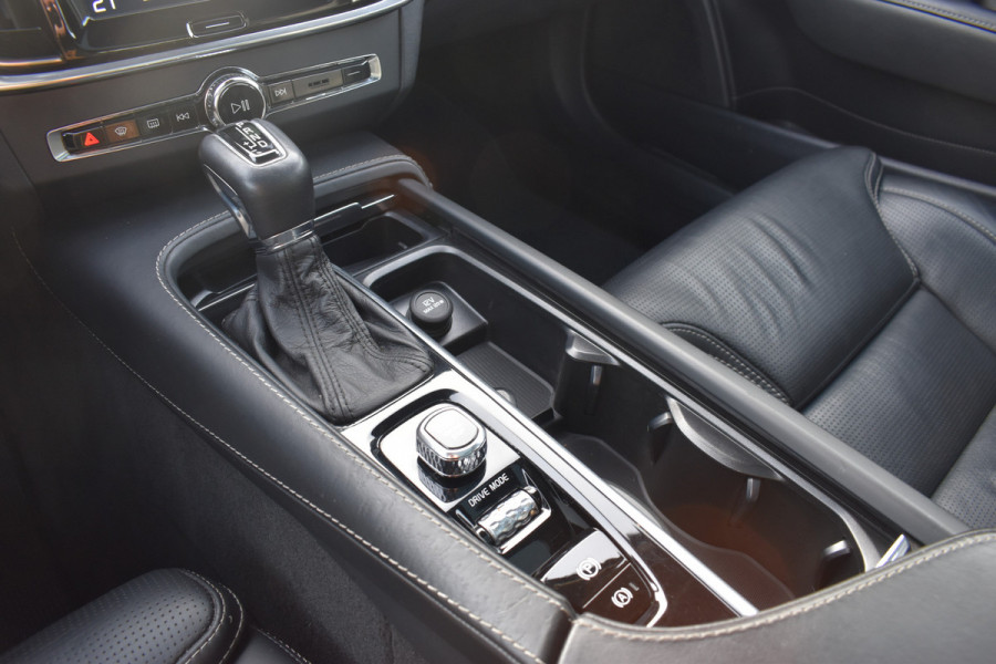 Volvo V90 Cross Country T5 250PK AWD Automaat Pro | Carplay | Panodak | BLIS | 360 Camera | ACC | Keyless | 20'' |