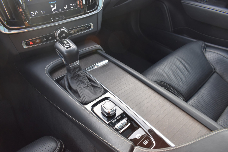 Volvo V90 Cross Country T5 250PK AWD Automaat Pro | Carplay | Panodak | BLIS | 360 Camera | ACC | Keyless | 20'' |