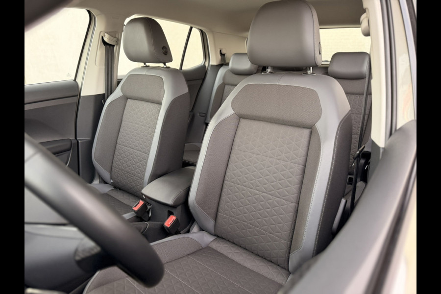 Volkswagen T-Cross 1.0 TSI Style LED 17'' Stoelverw CarPlay