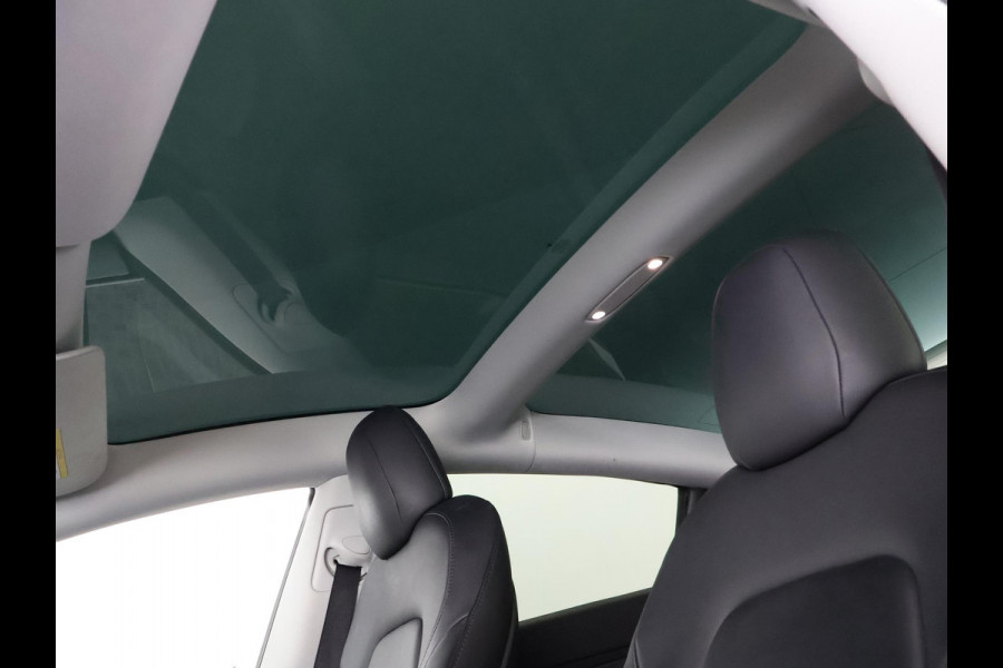 Tesla Model 3 Standard RWD Plus 60 kWh | Navigatie | Panoramadak | Leder |