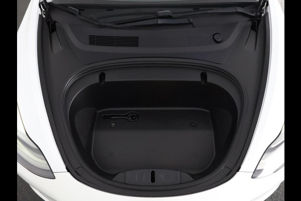 Tesla Model 3 Sport RWD Plus 60 kWh 238 PK! | SOH 88% | Navigatie | Panoramadak | Camera |