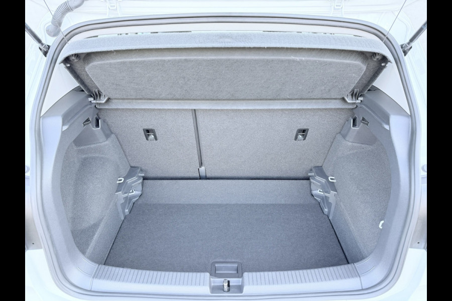 Volkswagen T-Cross 1.0 TSI Style LED 17'' Stoelverw CarPlay