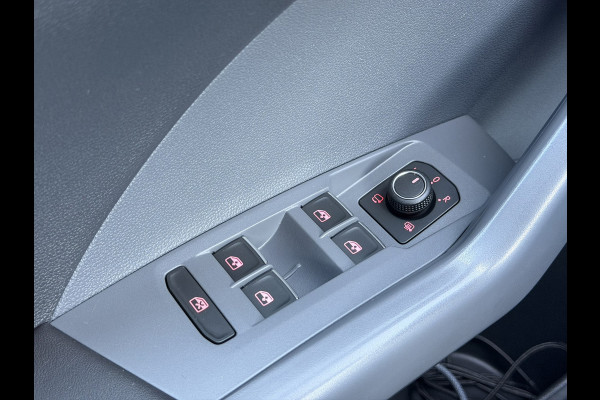 Volkswagen T-Cross 1.0 TSI Style LED 17'' Stoelverw CarPlay