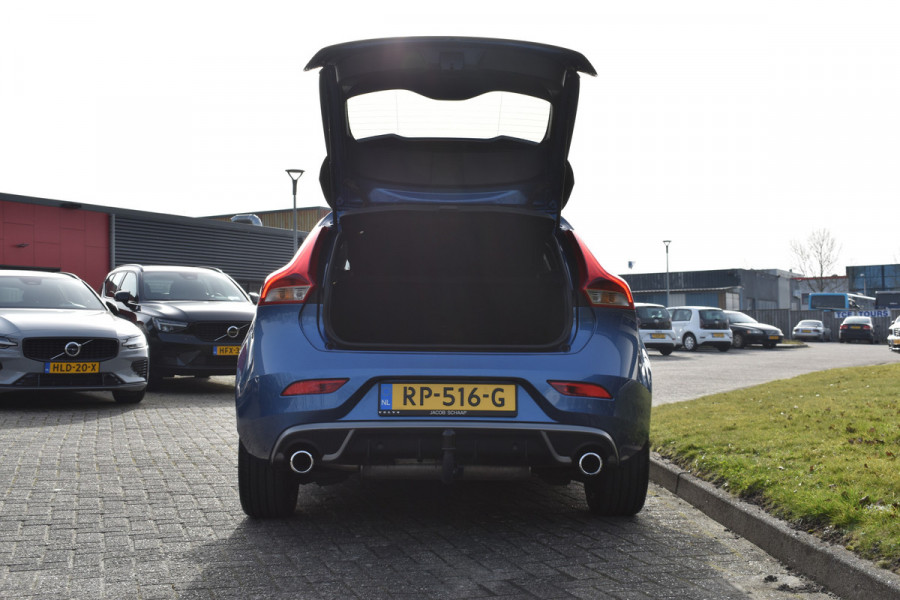 Volvo V40 T4 190PK Automaat Business Sport | PDC V/A | Cruise Control | Camera Achter | 17'' | Stoelverwarming