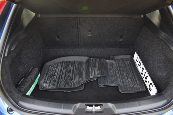 Volvo V40 T4 190PK Automaat Business Sport | PDC V/A | Cruise Control | Camera Achter | 17'' | Stoelverwarming