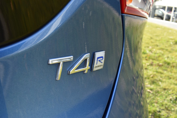 Volvo V40 T4 190PK Automaat Business Sport | PDC V/A | Cruise Control | Camera Achter | 17'' | Stoelverwarming