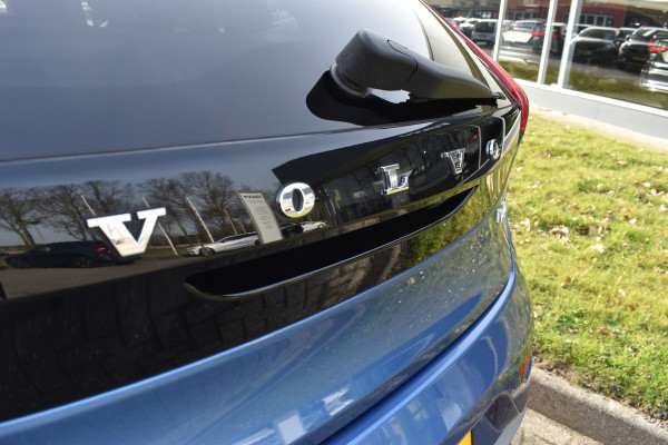 Volvo V40 T4 190PK Automaat Business Sport | PDC V/A | Cruise Control | Camera Achter | 17'' | Stoelverwarming