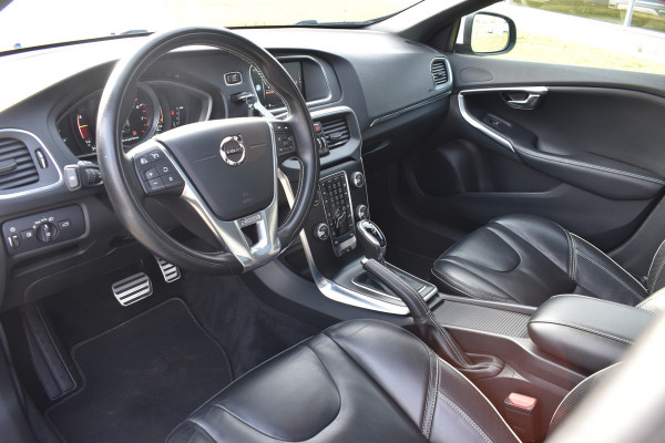 Volvo V40 T4 190PK Automaat Business Sport | PDC V/A | Cruise Control | Camera Achter | 17'' | Stoelverwarming