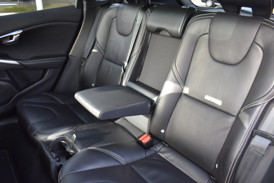 Volvo V40 T4 190PK Automaat Business Sport | PDC V/A | Cruise Control | Camera Achter | 17'' | Stoelverwarming