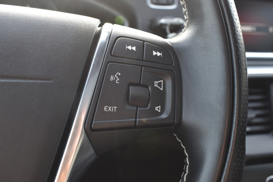 Volvo V40 T4 190PK Automaat Business Sport | PDC V/A | Cruise Control | Camera Achter | 17'' | Stoelverwarming