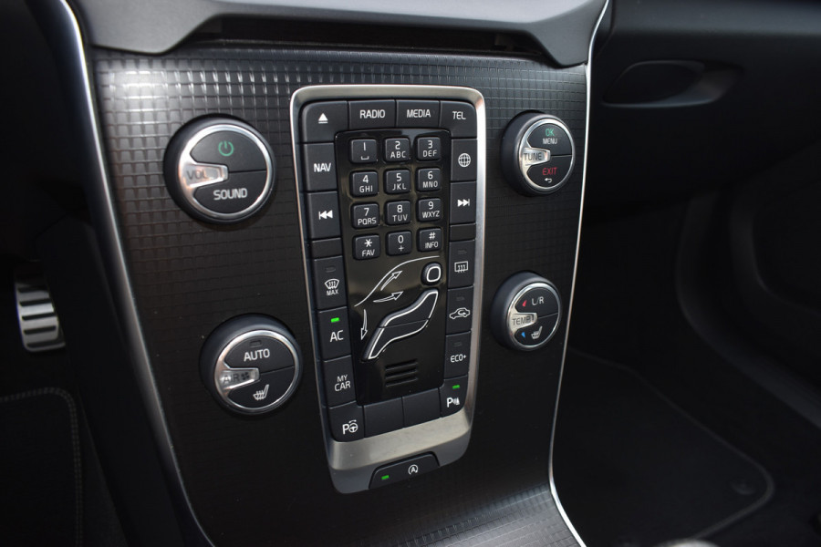 Volvo V40 T4 190PK Automaat Business Sport | PDC V/A | Cruise Control | Camera Achter | 17'' | Stoelverwarming