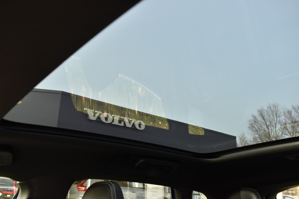 Volvo V40 T4 190PK Automaat Business Sport | PDC V/A | Cruise Control | Camera Achter | 17'' | Stoelverwarming