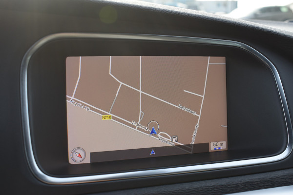 Volvo V40 T4 190PK Automaat Business Sport | PDC V/A | Cruise Control | Camera Achter | 17'' | Stoelverwarming