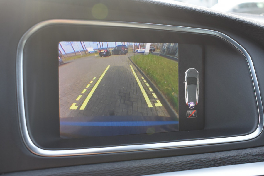 Volvo V40 T4 190PK Automaat Business Sport | PDC V/A | Cruise Control | Camera Achter | 17'' | Stoelverwarming