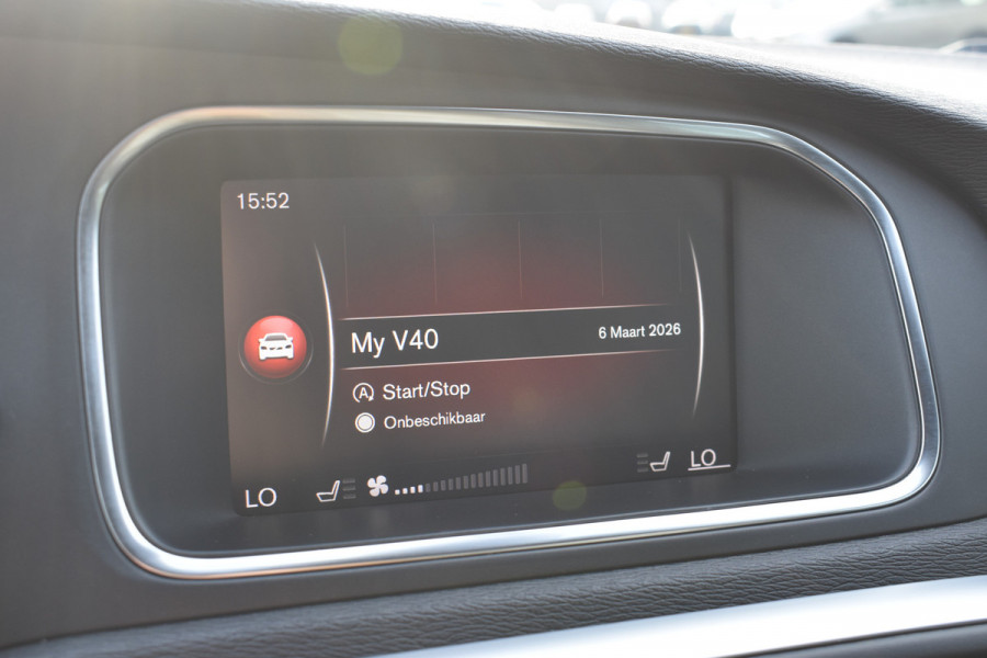 Volvo V40 T4 190PK Automaat Business Sport | PDC V/A | Cruise Control | Camera Achter | 17'' | Stoelverwarming