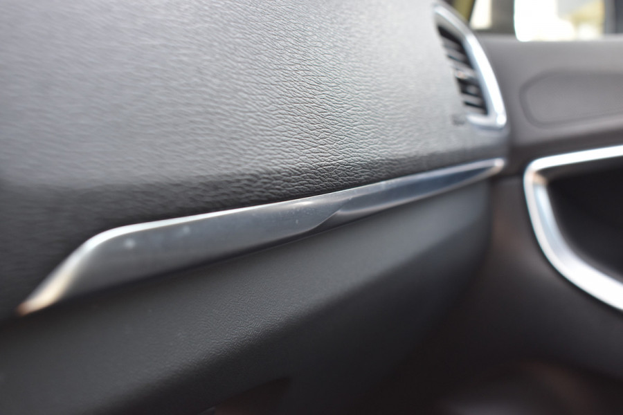 Volvo V40 T4 190PK Automaat Business Sport | PDC V/A | Cruise Control | Camera Achter | 17'' | Stoelverwarming