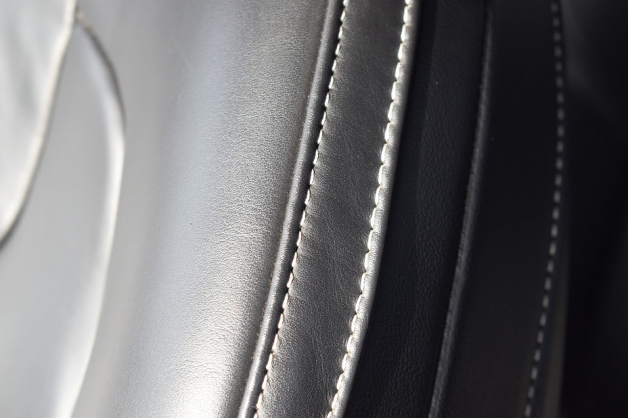 Volvo V40 T4 190PK Automaat Business Sport | PDC V/A | Cruise Control | Camera Achter | 17'' | Stoelverwarming